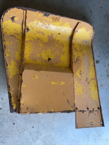 IH 444 Single fender antique tractor