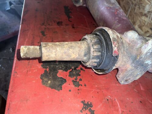 Farmall M Early SM Tractor front pedestal spindle shafts for hubs 6719DD