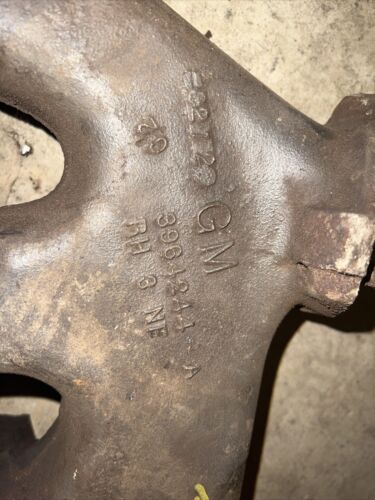 Chevrolet medium duty truck and school bus right hand exhaust manifold 3964244