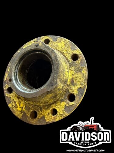 John Deere Tractor Wheel Hub R20276R