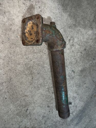 JOHN DEERE A845R UnStyled A TRACTOR UPPER WATER CASTING with PIPE