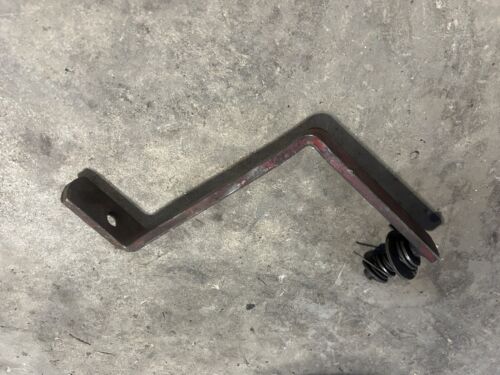 Farmall 560 460 IH Tractor rear hydraulic line hose holder mounting bracket