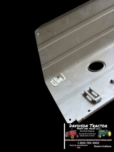 D3NN16626L Fits Ford Tractor L/H Hood 2600, 3600, 4600SU, 2310, 2610, 281