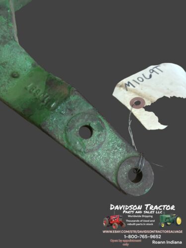 John Deere MT tractor 3pt hitch left inner rockshaft top lift arm bracket M1069T