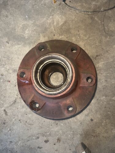 Farmall International Harvester 240 340 330 404 444 Front Axel Hub