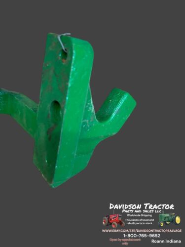 JOHN DEERE 3010 4010 CYLINDER HANGER BRACKET R27429R R27429
