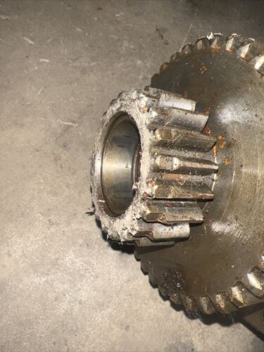 Farmall Super M SM IH tractor transmission housing input drive gear assembly