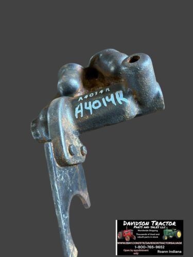 USED JOHN DEERE TRACTOR TRANS 2ND & 5TH SPEED SHIFTER YOKE A4014R AA4626R