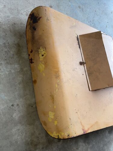 IH 444 Single fender antique tractor