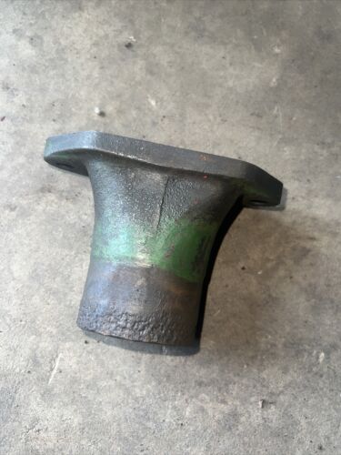 John Deere B Lower water casting B1798R