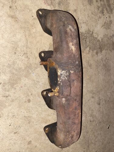 3058003R1 Exhaust Manifold for Case / International Tractor 644 844