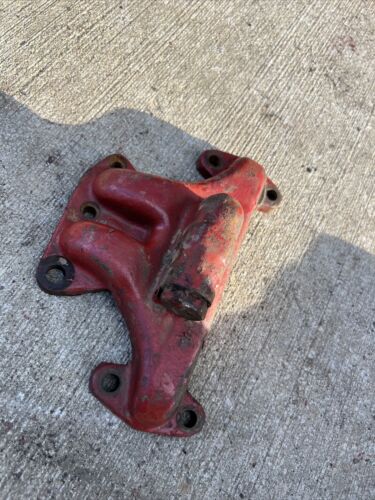 IH Farmall Manifold 279160R1 oil cooler
