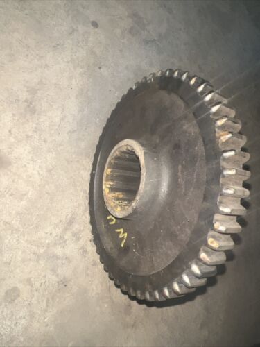 IH FARMALL  400, 450 1ST AND REVERSE TOP SLIDING GEAR #359465 R1