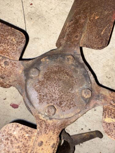 McCormick Farmall F20 Tractor engine motor fan blade w/ pulley for belt
