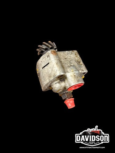 CUB LO BOY 154 184 185 INTERNATIONAL IH 547135R91 HYDRAULIC PUMP 