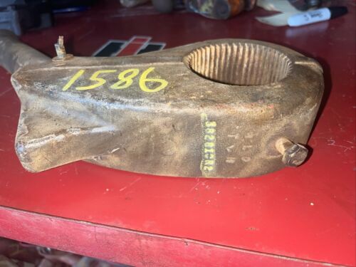 International 1486 1586 Bell Crank & Connecting Rod 382810R2 382812R4