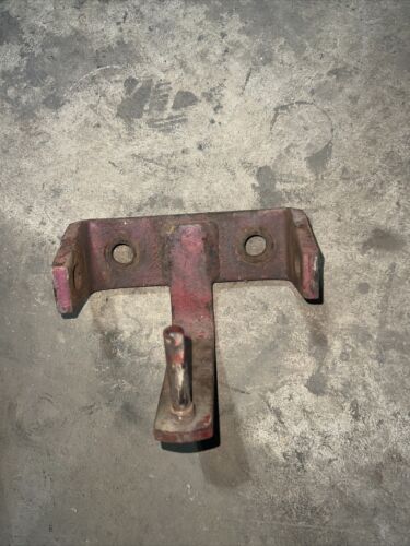International W-400 Wheetland 400 Farmall Rear Seat Bracket Antique Tractor