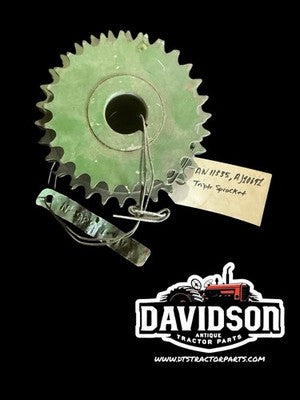 John Deere AN100773 Sprocket Double Tooth Corn Attachment 335,435,635