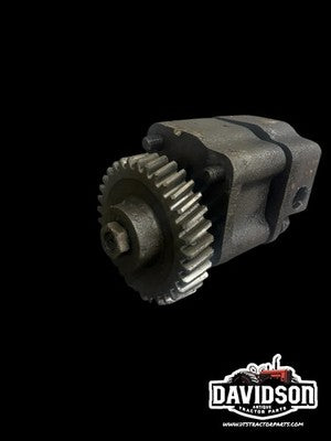 JOHN DEERE 2020 OIL PUMP.(R53382)
