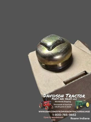 ABC553 Ford, MF,MH, HUB CAP FORD TRCTORS 8N, 9N, 2N, NAA, 500, 600, 700, 800,900