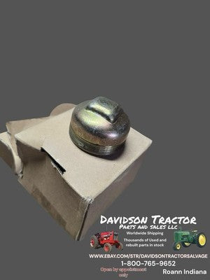 ABC553 Ford, MF,MH, HUB CAP FORD TRCTORS 8N, 9N, 2N, NAA, 500, 600, 700, 800,900